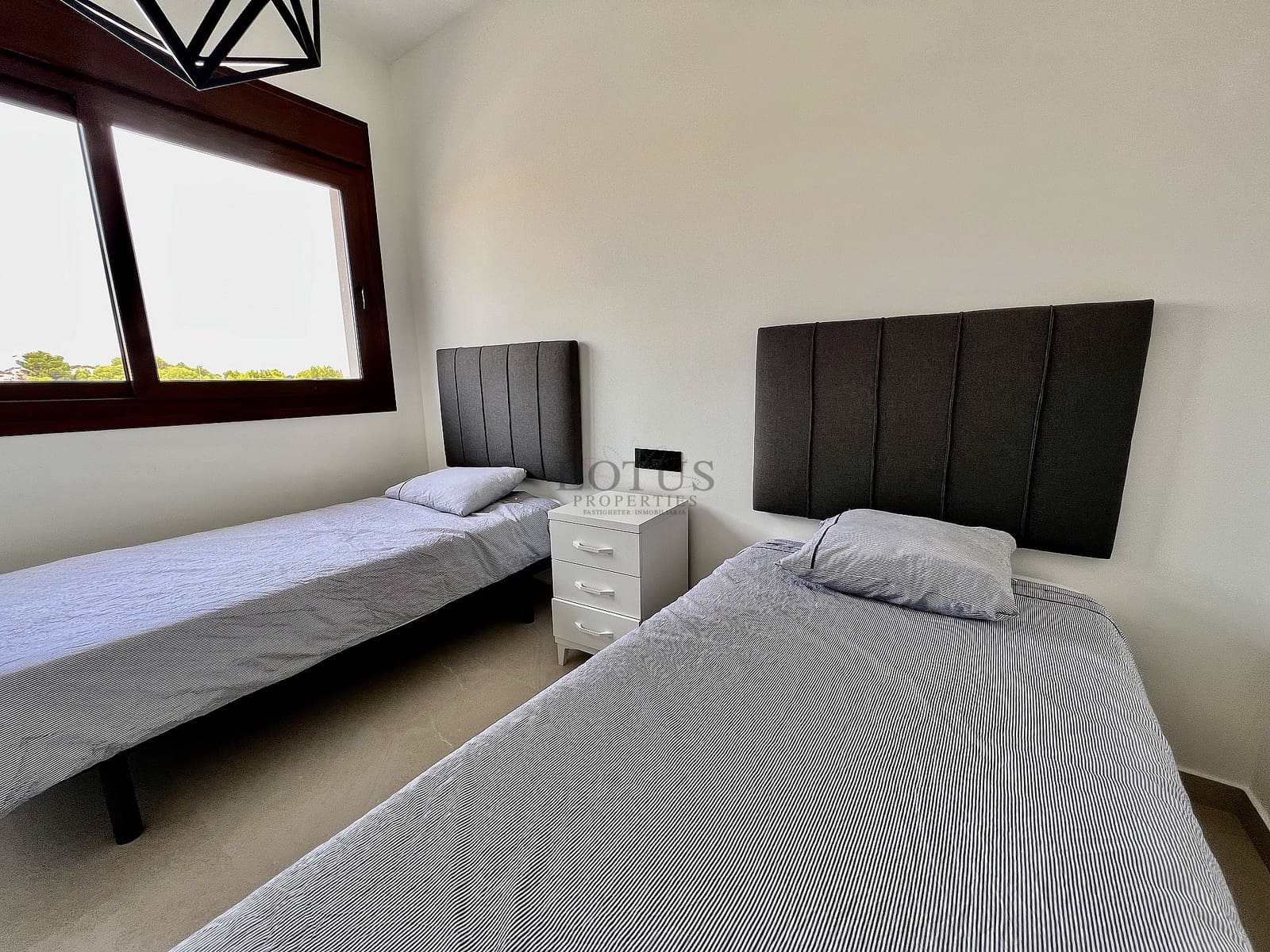 3 Zimmer Bungalow zu verkaufen in Torrevieja mit Pool - 285.000 € (Ref: 9800263)