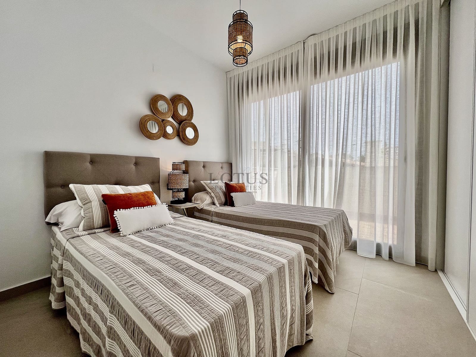 3 Zimmer Bungalow zu verkaufen in Torrevieja mit Pool - 285.000 € (Ref: 9800263)