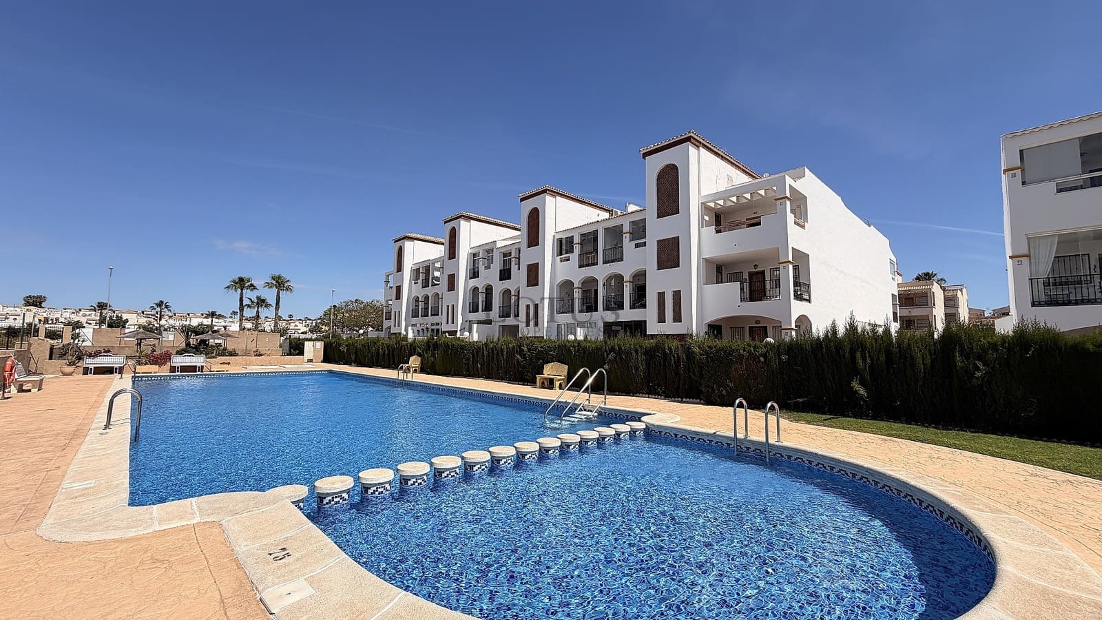 2 sovrum Takvåning till salu i Orihuela Costa med pool - 179 995 € (Ref: 9816402)