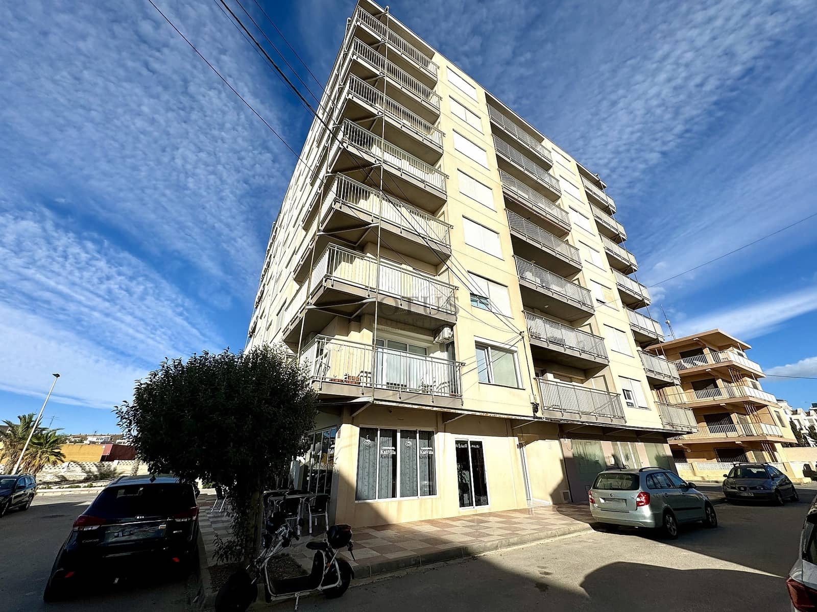 3 sypialnia Apartament na sprzedaż w Torrevieja z basenem - 139 000 € (Ref: 9847857)