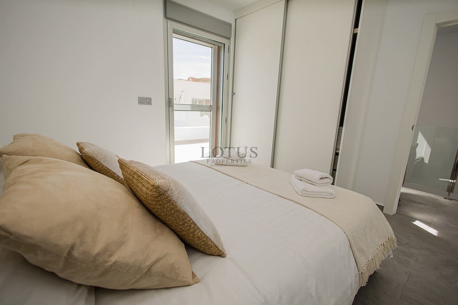 3 bedroom Villa for sale in San Fulgencio with pool - € 365,000 (Ref: 9848913)