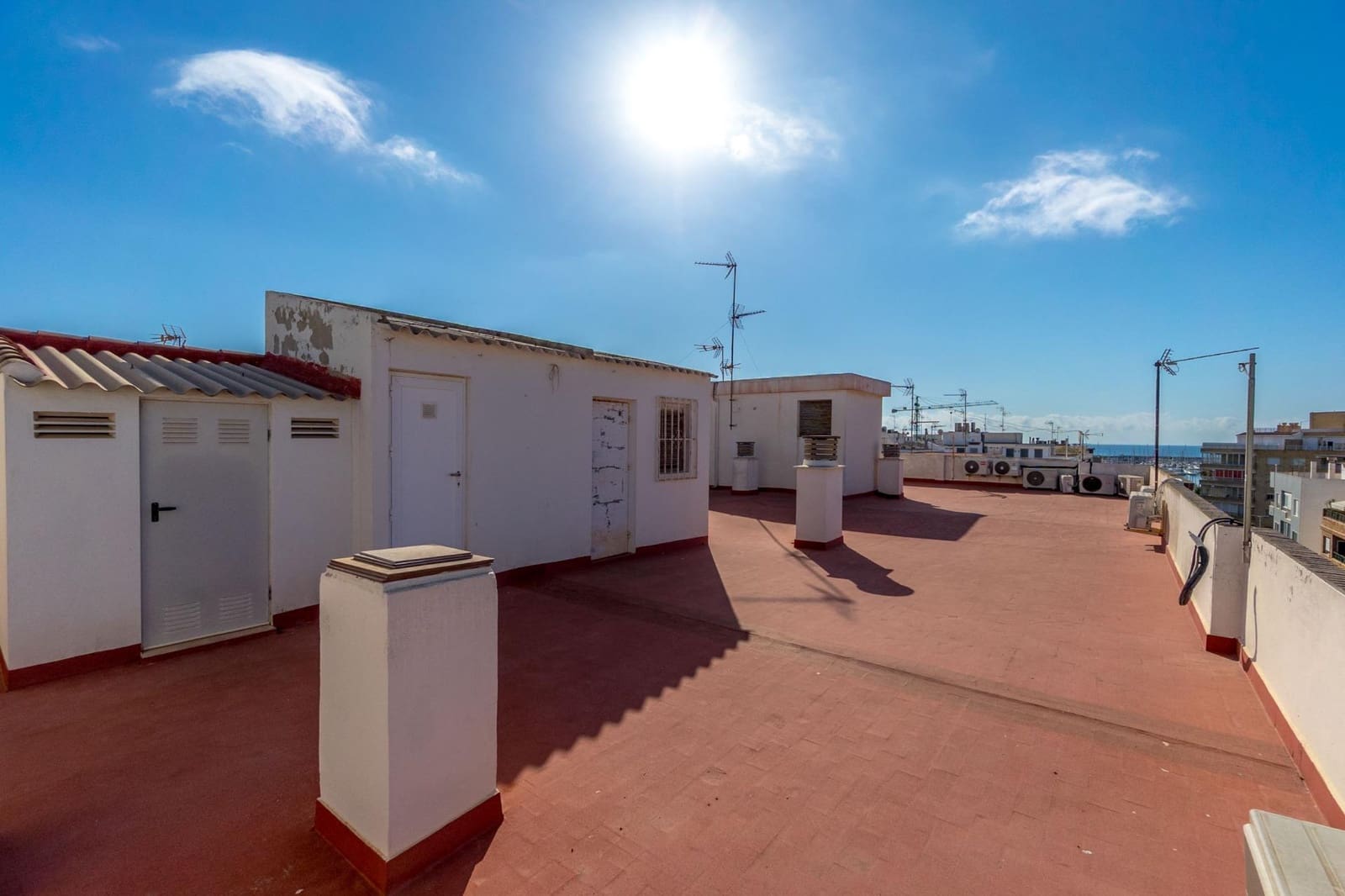 3 sovrum Lägenhet till salu i Torrevieja med pool - 210 000 € (Ref: 9861112)