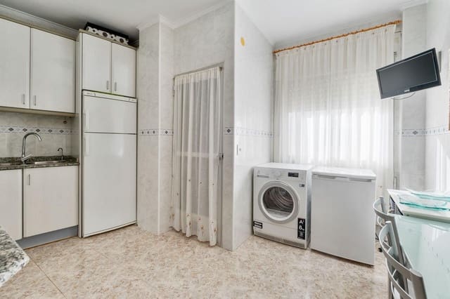 3 sovrum Lägenhet till salu i Puerto Deportivo, Torrevieja med pool - 210 000 € (Ref: 9861112)