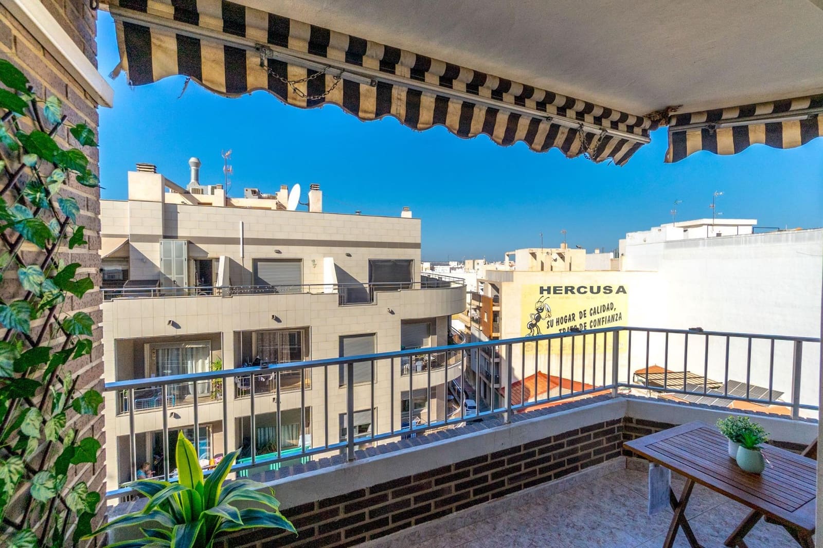 3 sovrum Lägenhet till salu i Torrevieja med pool - 210 000 € (Ref: 9861112)