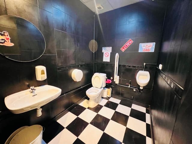 Erhverv til salg i Centro - Muelle Pesquero, Torrevieja med swimmingpool - € 190.000 (Ref: 9861114)