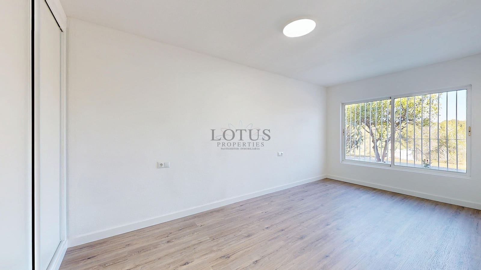 2 makuuhuone Bungalow myytävänä paikassa Orihuela Costa mukana uima-altaan - 199 000 € (Ref: 9862221)