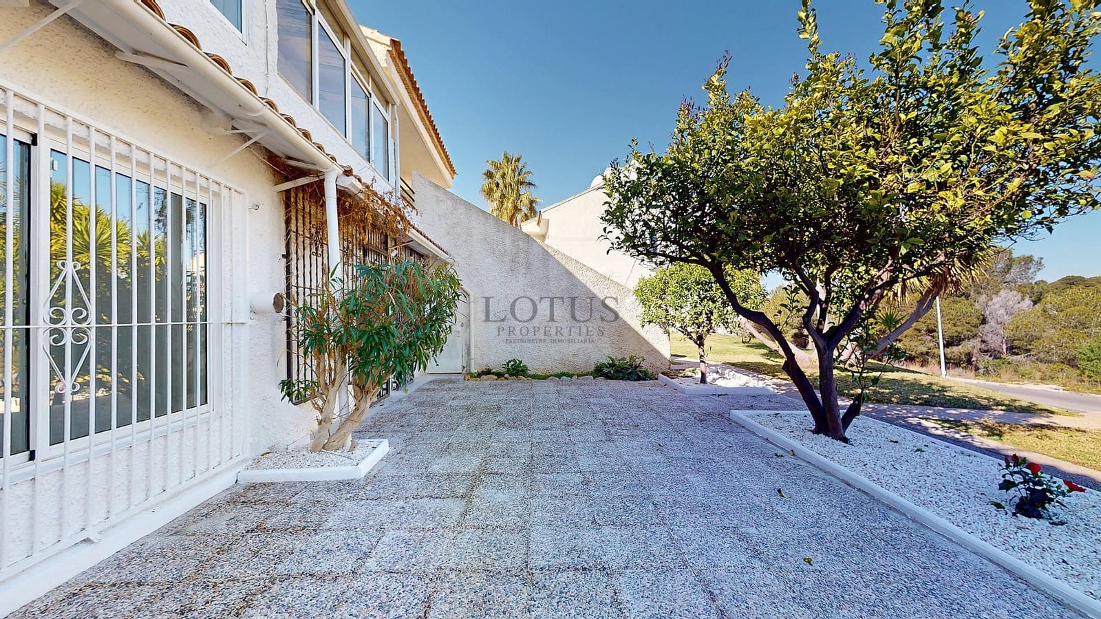 2 makuuhuone Bungalow myytävänä paikassa Orihuela Costa mukana uima-altaan - 199 000 € (Ref: 9862221)
