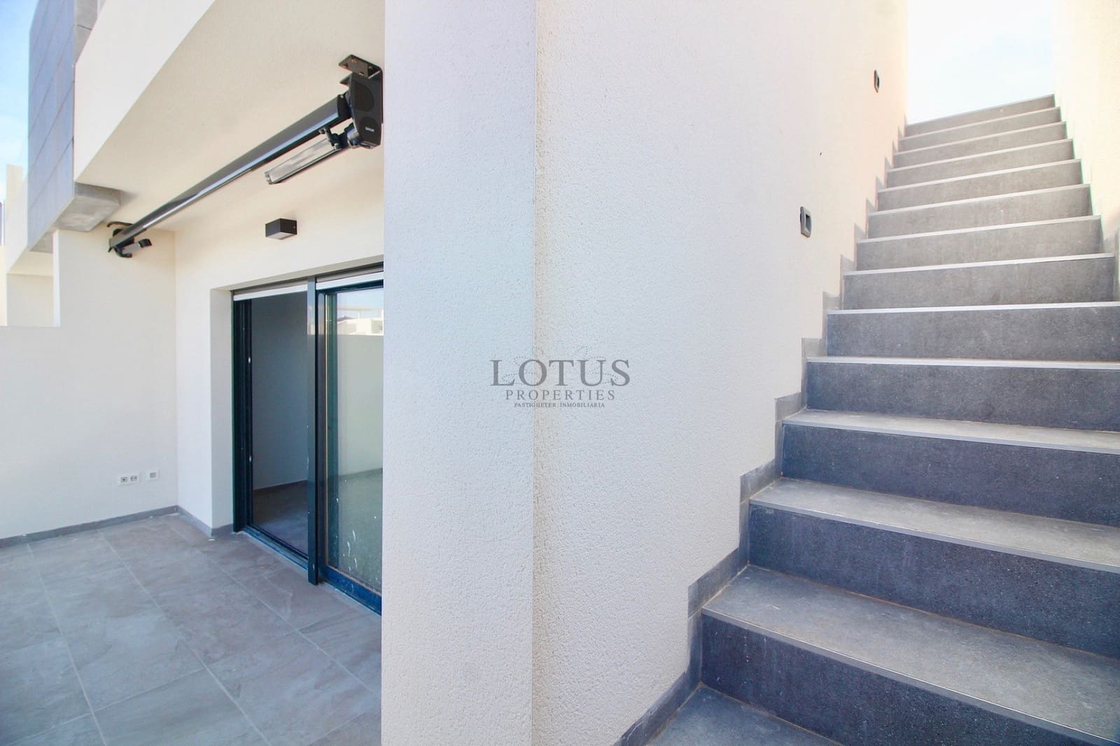 3 sovrum Lägenhet till salu i Torrevieja med pool - 330 000 € (Ref: 9893612)