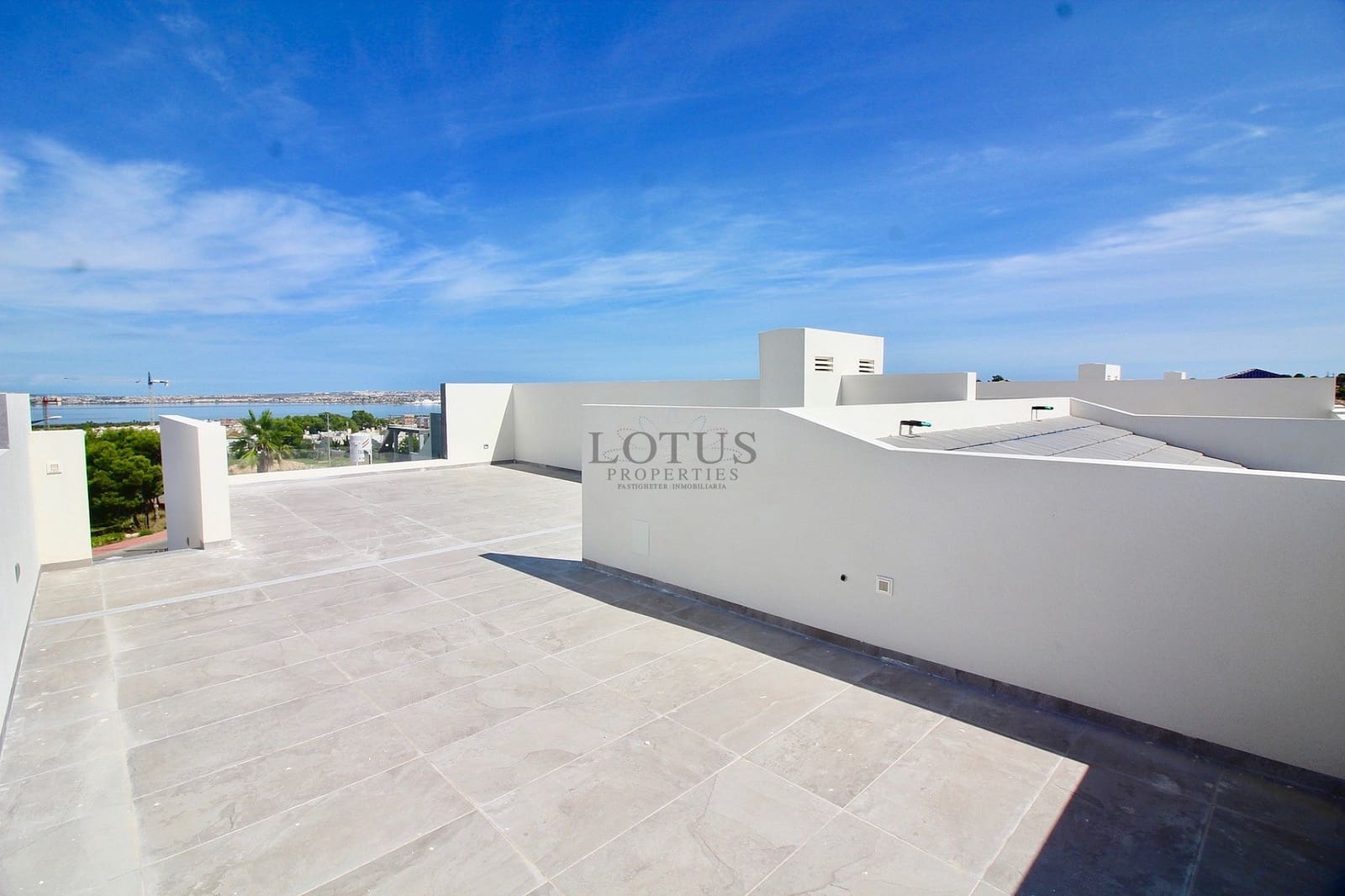 3 sovrum Lägenhet till salu i Torrevieja med pool - 330 000 € (Ref: 9893612)