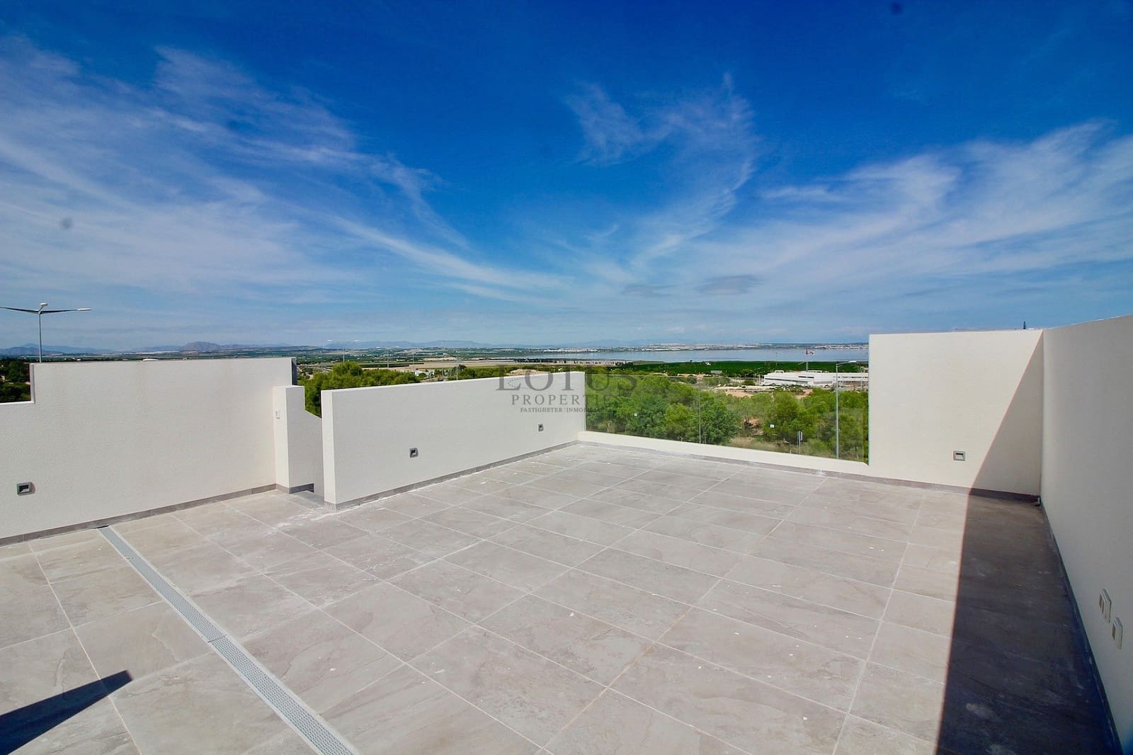 3 sovrum Lägenhet till salu i Torrevieja med pool - 330 000 € (Ref: 9893612)