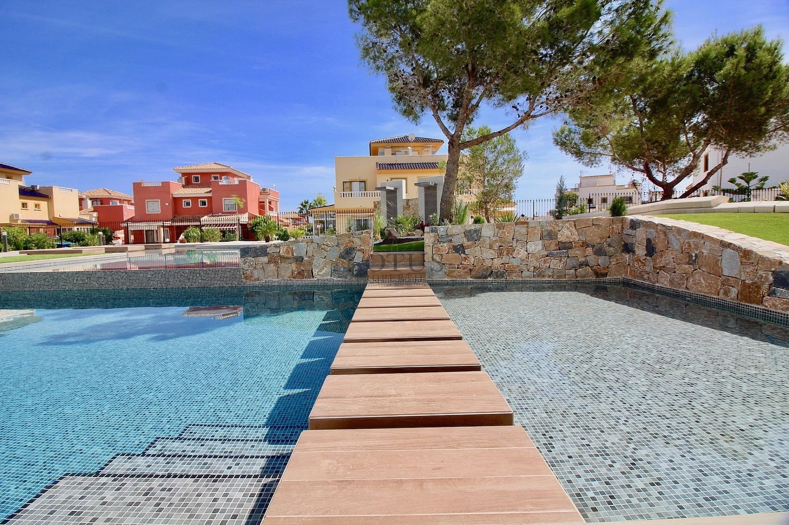 3 sovrum Lägenhet till salu i Torrevieja med pool - 330 000 € (Ref: 9893612)