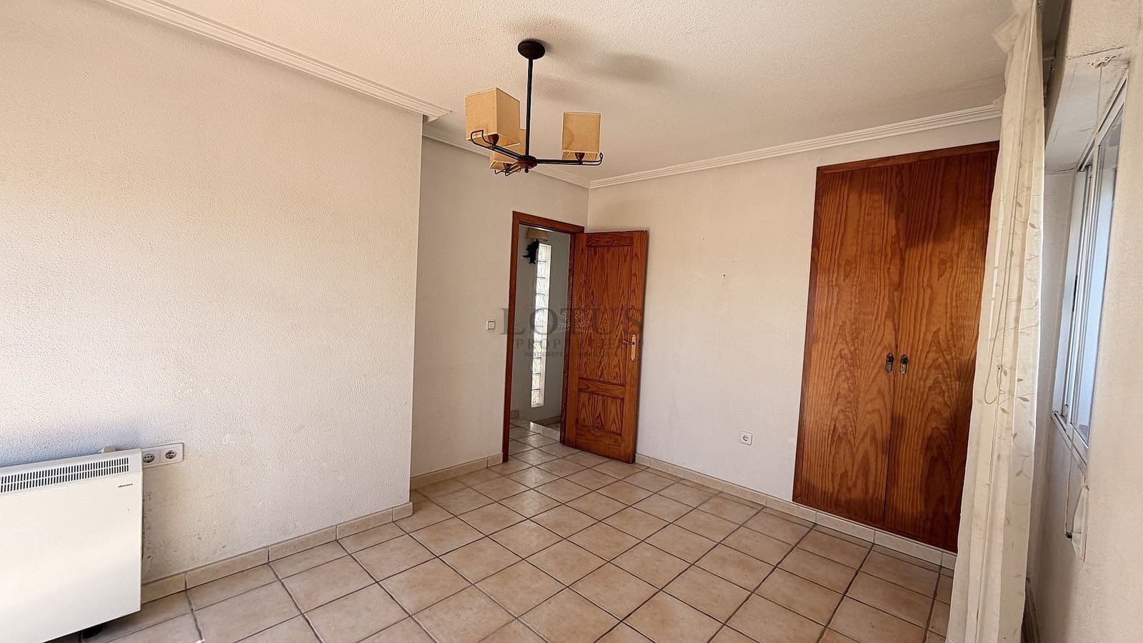 3 soveværelse Byhus til salg i Torrevieja med swimmingpool - € 234.000 (Ref: 9911978)