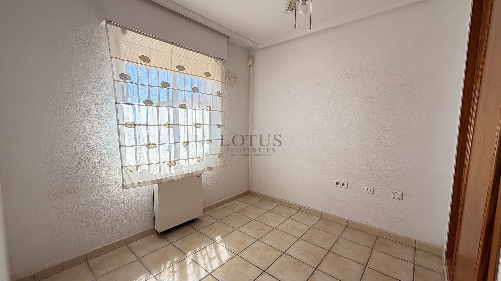 3 soveværelse Byhus til salg i Torrevieja med swimmingpool - € 234.000 (Ref: 9911978)