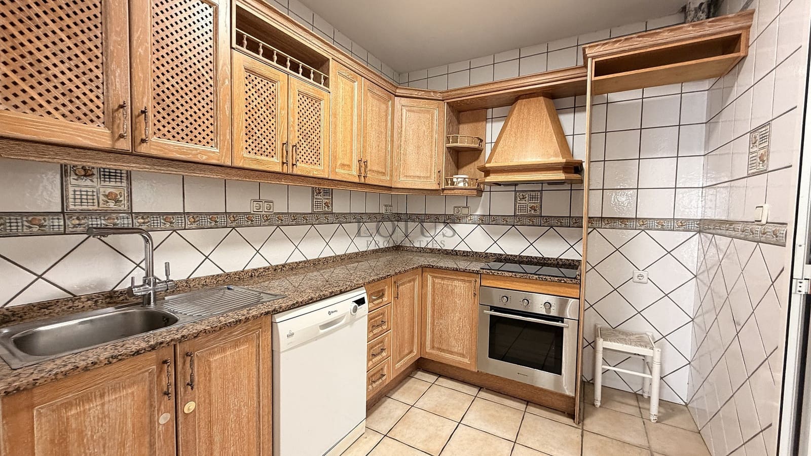 3 soveværelse Byhus til salg i Torrevieja med swimmingpool - € 234.000 (Ref: 9911978)