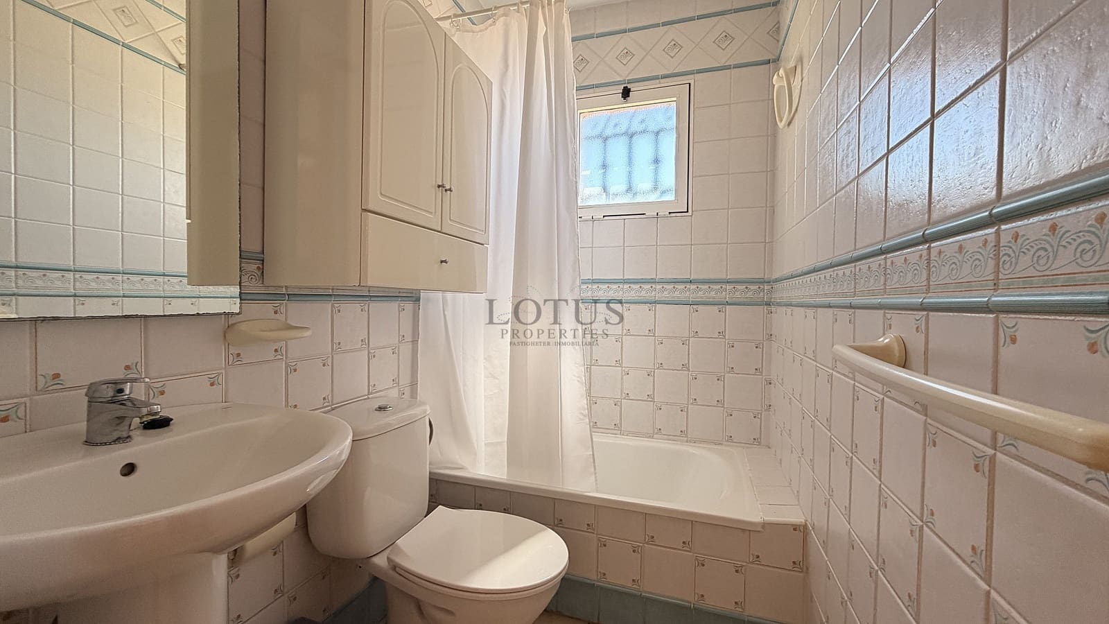 3 soveværelse Byhus til salg i Torrevieja med swimmingpool - € 234.000 (Ref: 9911978)