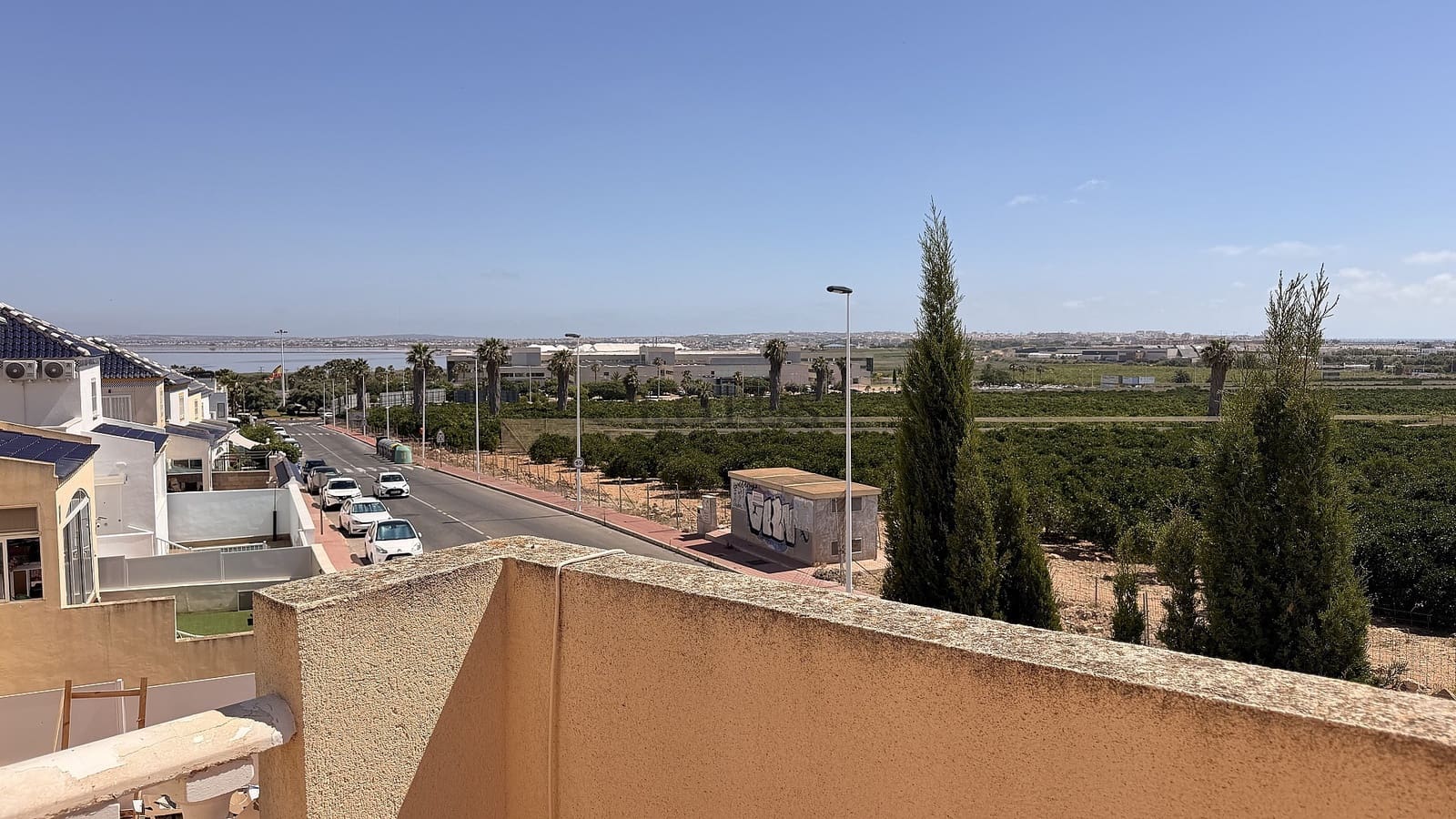 3 soveværelse Byhus til salg i Torrevieja med swimmingpool - € 234.000 (Ref: 9911978)