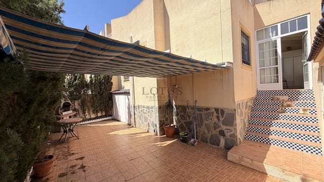 3 soveværelse Byhus til salg i Los Balcones - Los Altos, Torrevieja med swimmingpool - € 234.000 (Ref: 9911978)