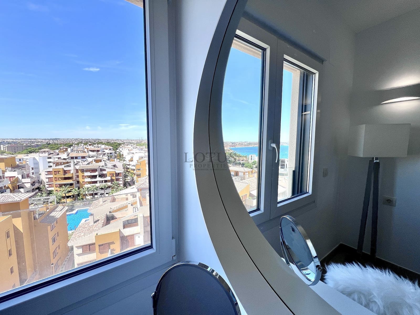 4 quarto Penthouse para venda em Torrevieja com piscina garagem - 1 150 000 € (Ref: 9917587)
