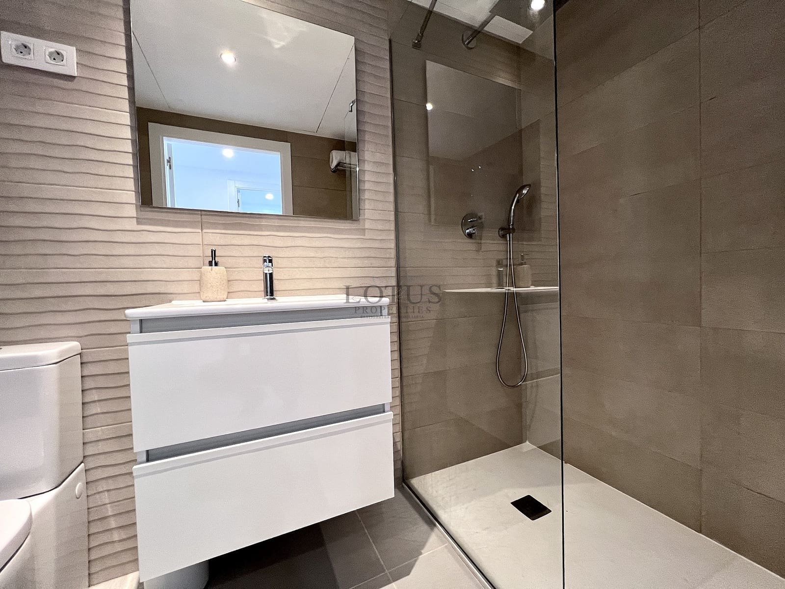 4 quarto Penthouse para venda em Torrevieja com piscina garagem - 1 150 000 € (Ref: 9917587)