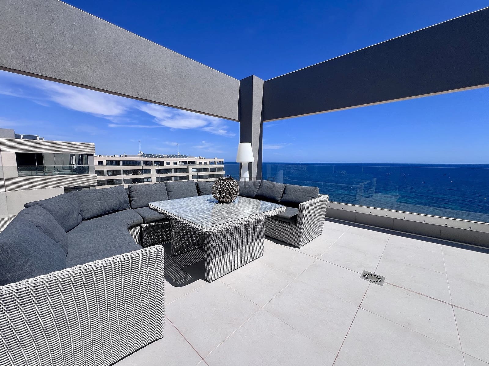 4 quarto Penthouse para venda em Torrevieja com piscina garagem - 1 150 000 € (Ref: 9917587)