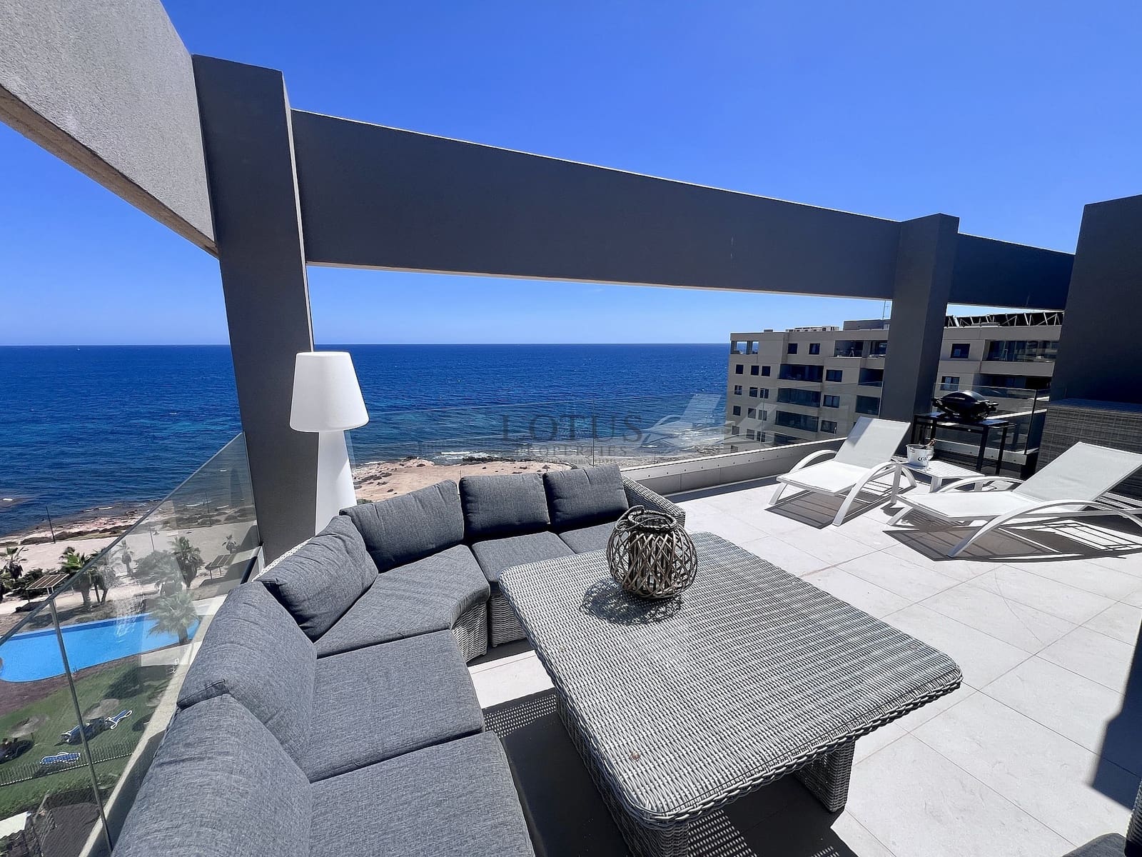 4 quarto Penthouse para venda em Torrevieja com piscina garagem - 1 150 000 € (Ref: 9917587)