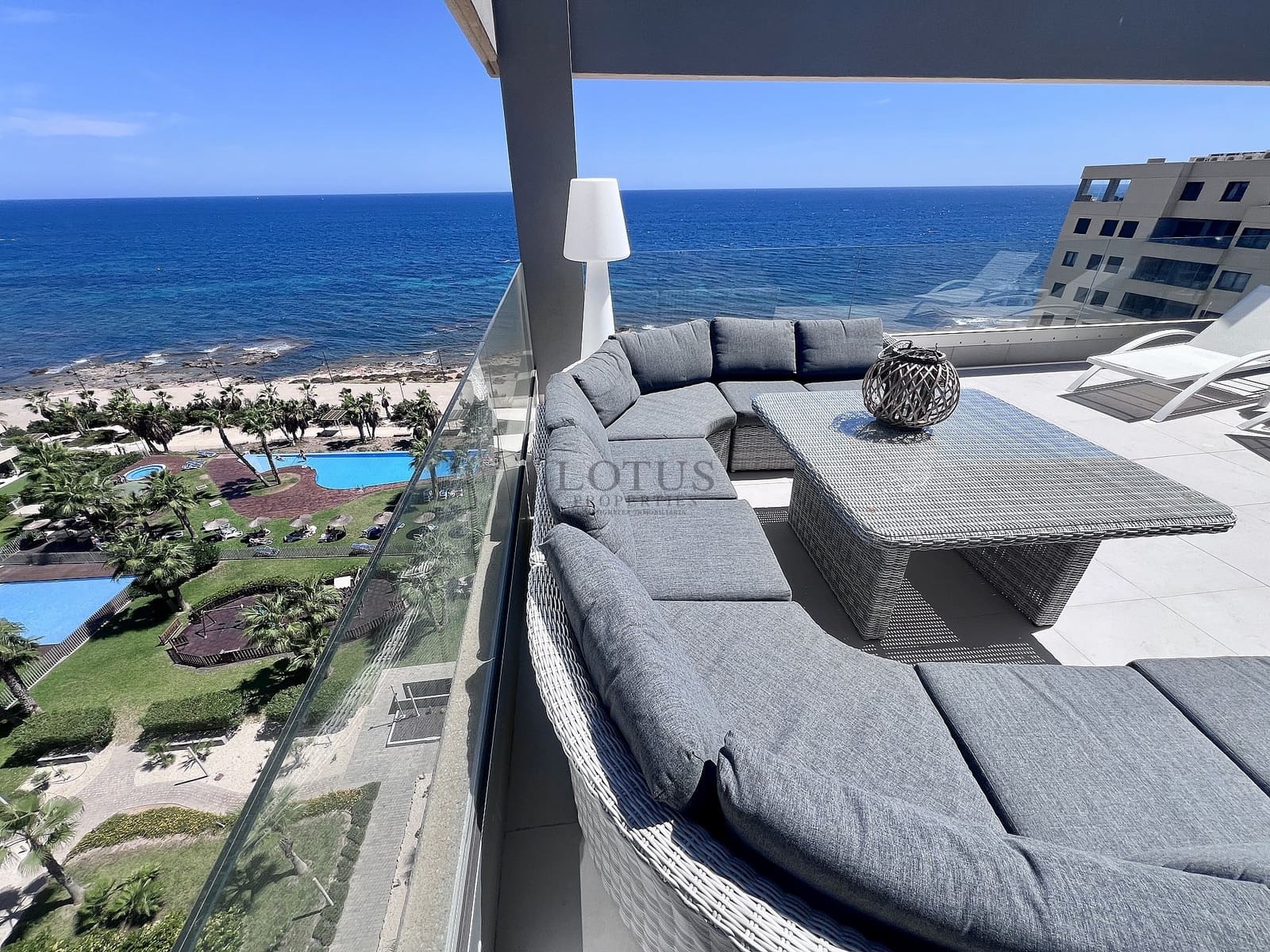 4 quarto Penthouse para venda em Torrevieja com piscina garagem - 1 150 000 € (Ref: 9917587)