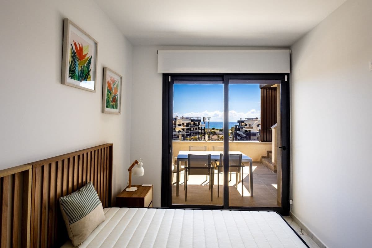 2 soverom Penthouse til salgs i Playa Flamenca med svømmebasseng - € 489 000 (Ref: 9955661)