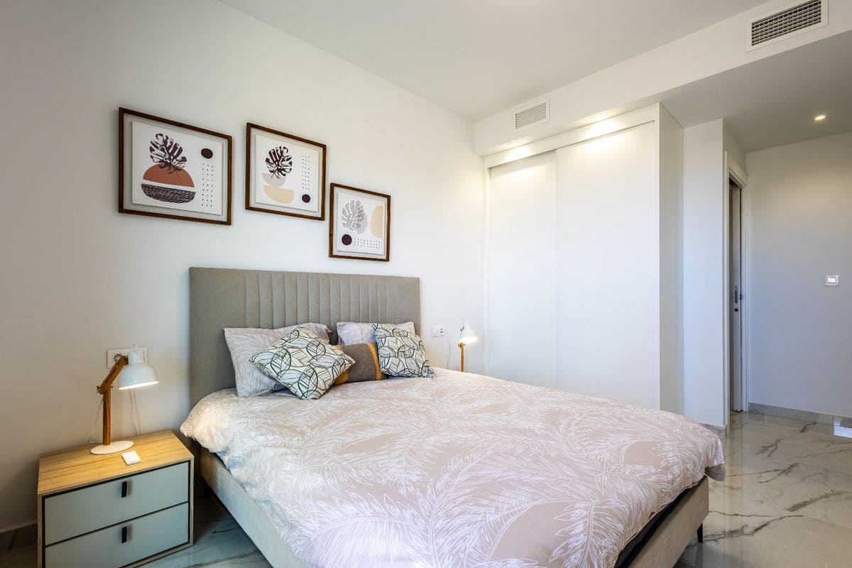 2 soverom Penthouse til salgs i Playa Flamenca med svømmebasseng - € 489 000 (Ref: 9955661)