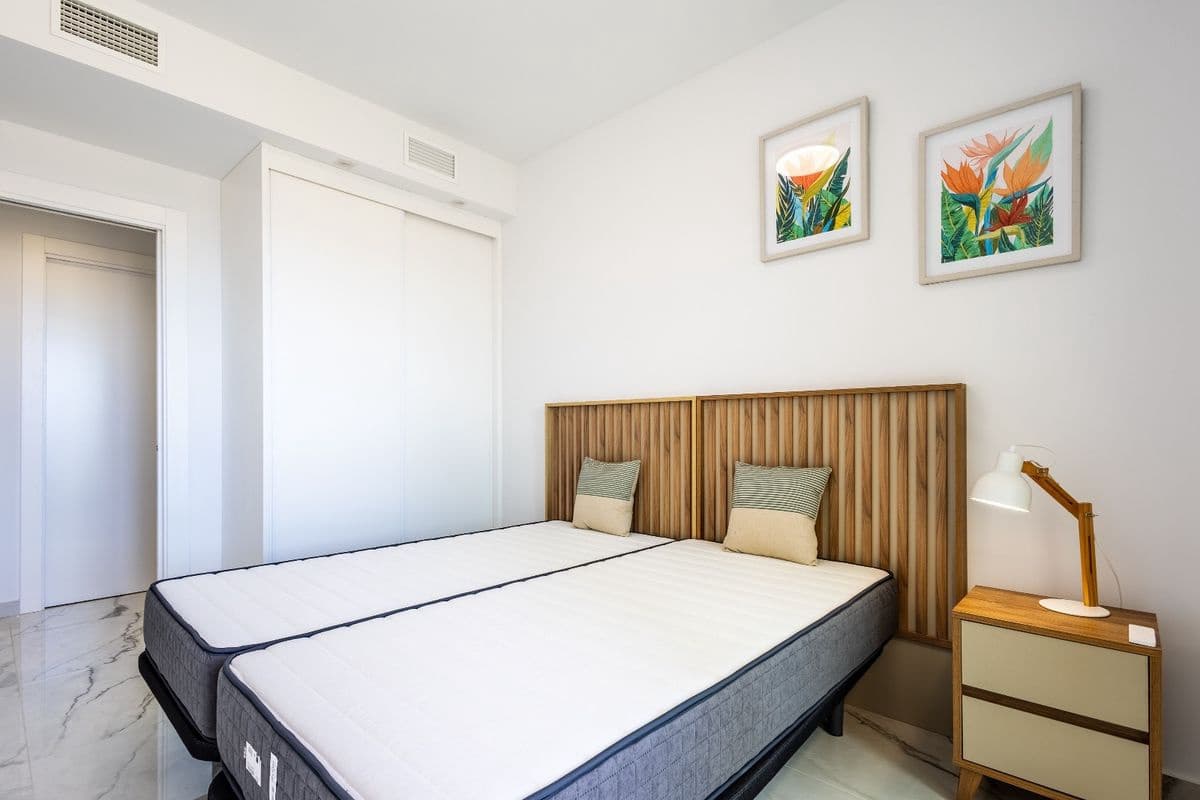 2 soverom Penthouse til salgs i Playa Flamenca med svømmebasseng - € 489 000 (Ref: 9955661)