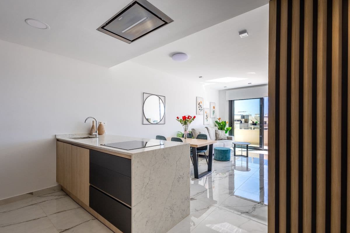 2 soverom Penthouse til salgs i Playa Flamenca med svømmebasseng - € 489 000 (Ref: 9955661)