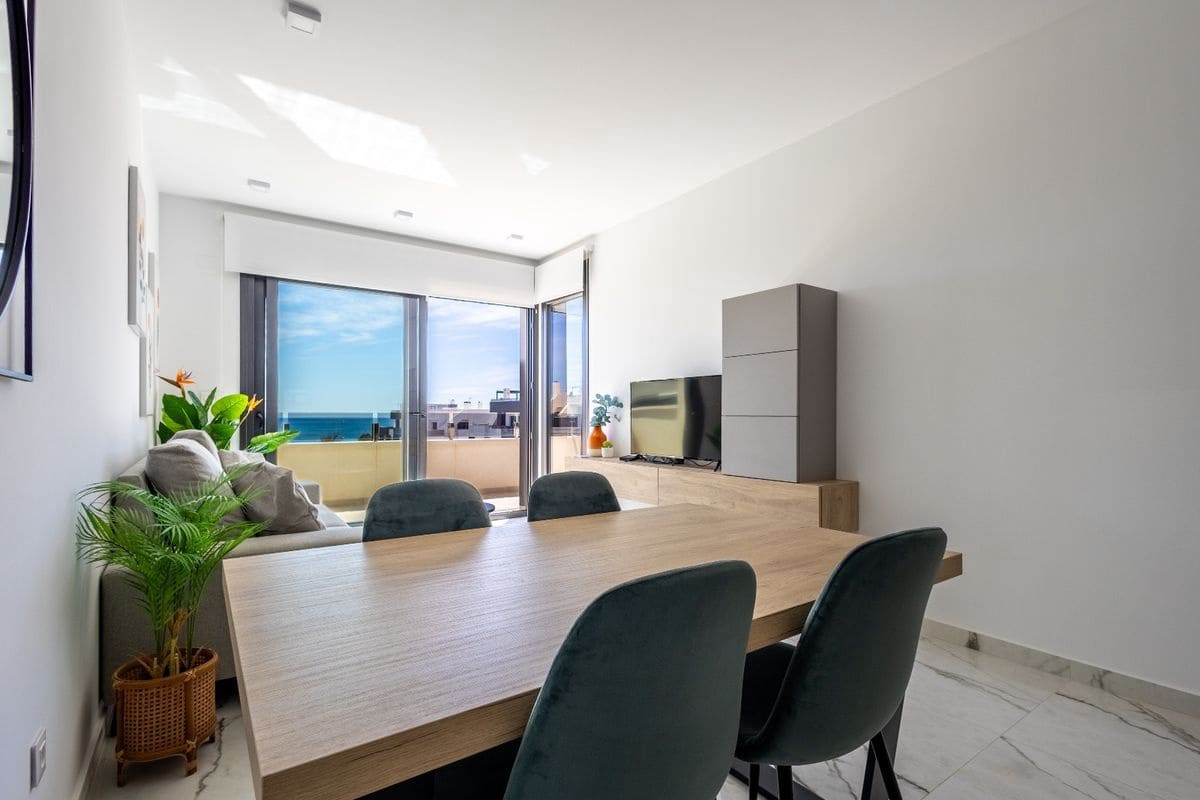 2 soverom Penthouse til salgs i Playa Flamenca med svømmebasseng - € 489 000 (Ref: 9955661)