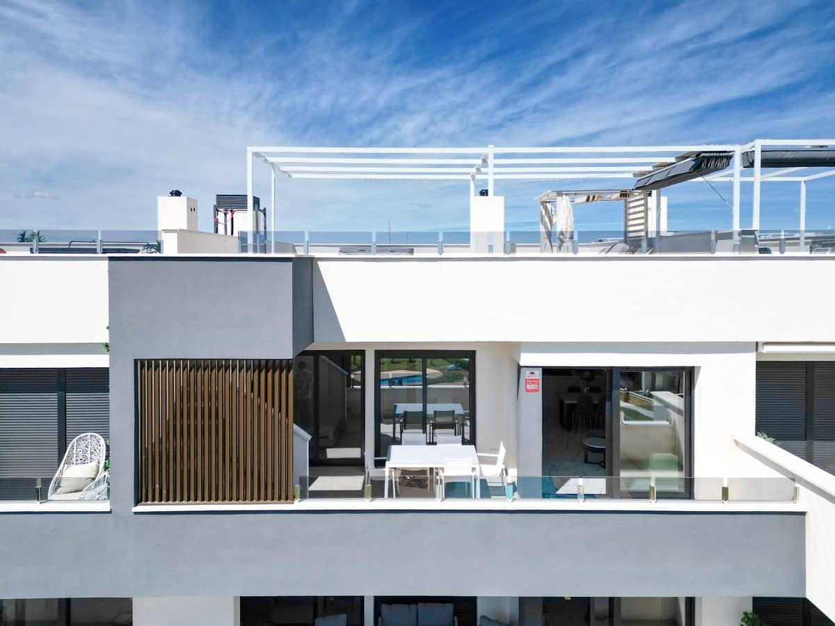 2 soverom Penthouse til salgs i Playa Flamenca med svømmebasseng - € 489 000 (Ref: 9955661)