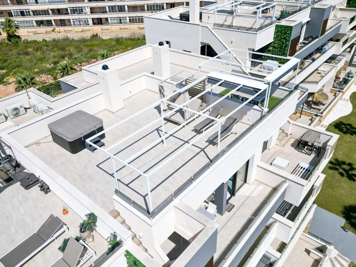2 soverom Penthouse til salgs i Playa Flamenca med svømmebasseng - € 489 000 (Ref: 9955661)