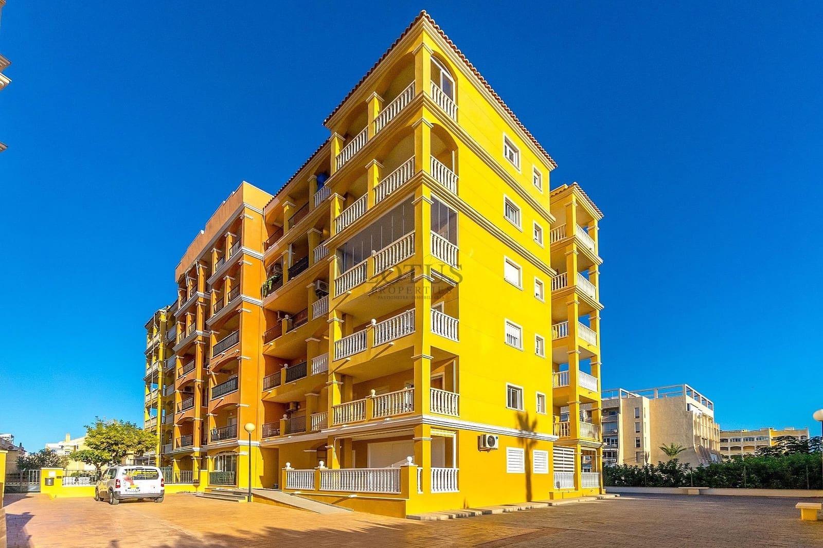 2 sypialnia Penthouse na sprzedaż w Torrevieja z basenem - 199 000 € (Ref: 9981484)