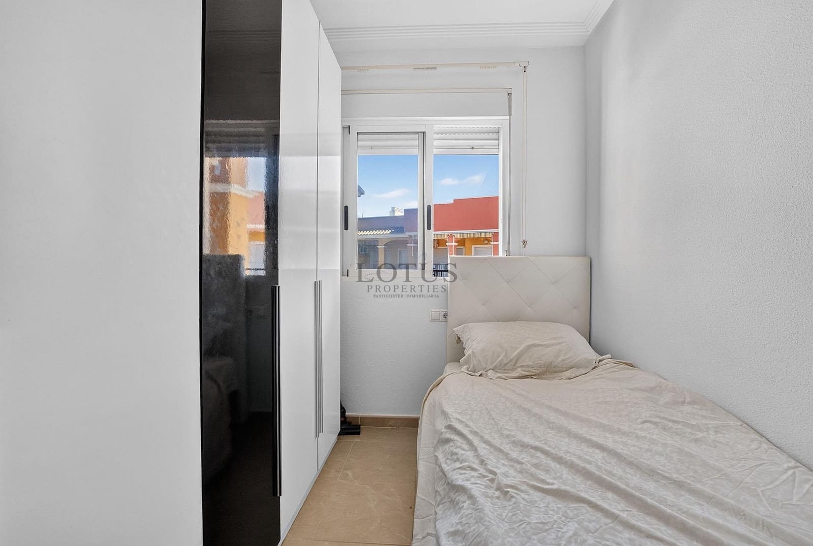 2 sypialnia Penthouse na sprzedaż w Torrevieja z basenem - 199 000 € (Ref: 9981484)