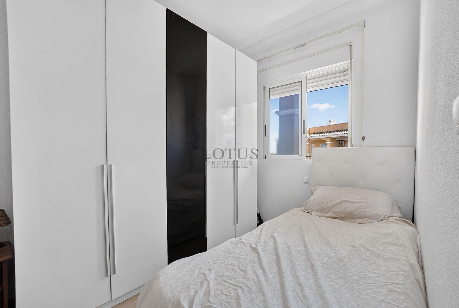 2 sypialnia Penthouse na sprzedaż w Torrevieja z basenem - 199 000 € (Ref: 9981484)