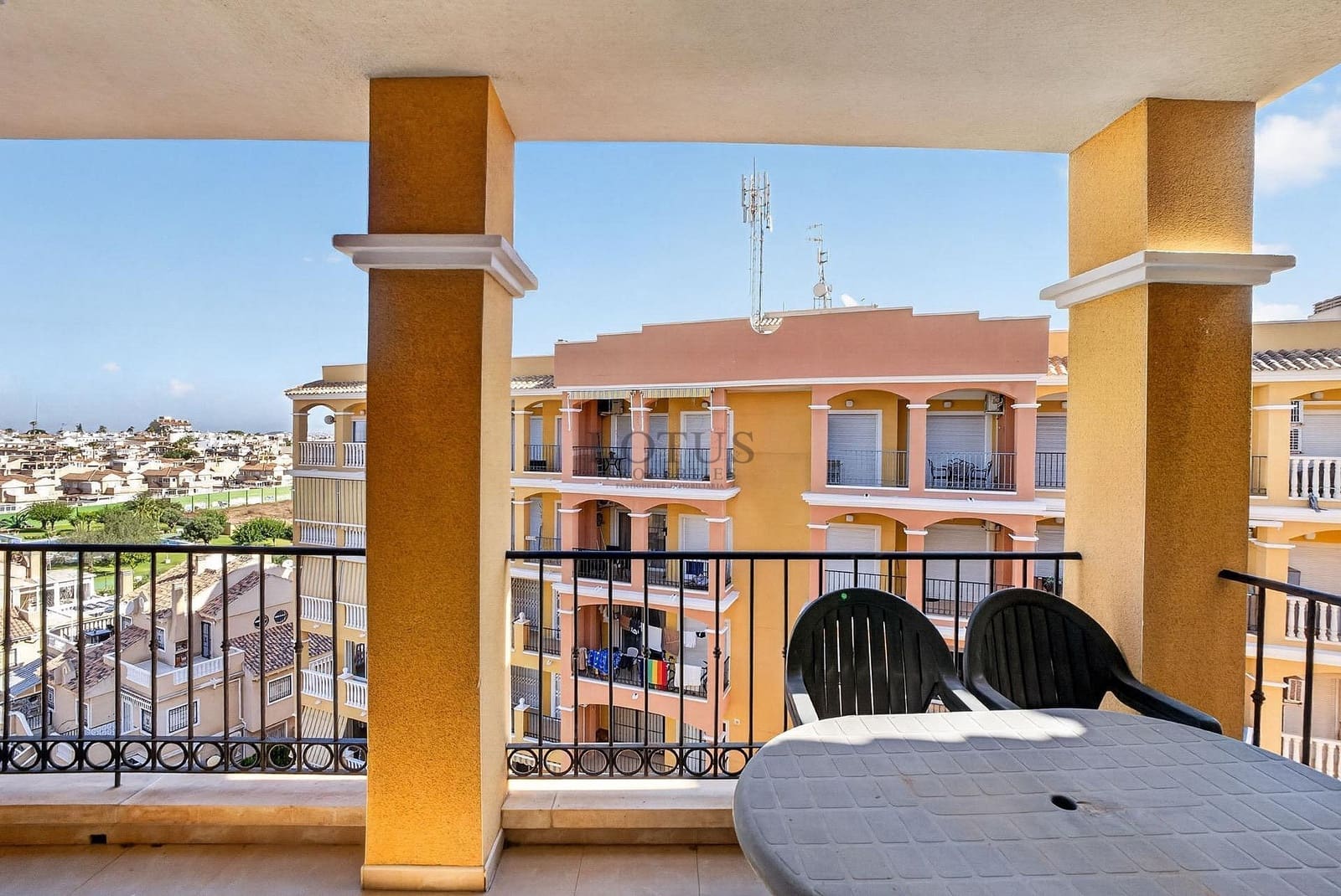 2 sypialnia Penthouse na sprzedaż w Torrevieja z basenem - 199 000 € (Ref: 9981484)