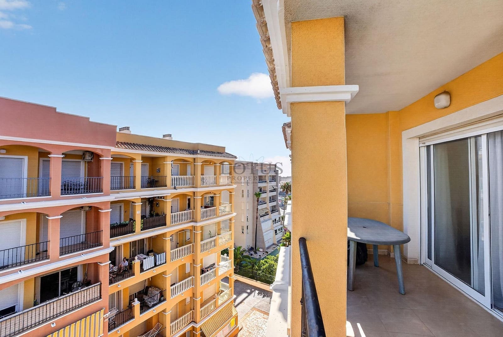 2 sypialnia Penthouse na sprzedaż w Torrevieja z basenem - 199 000 € (Ref: 9981484)