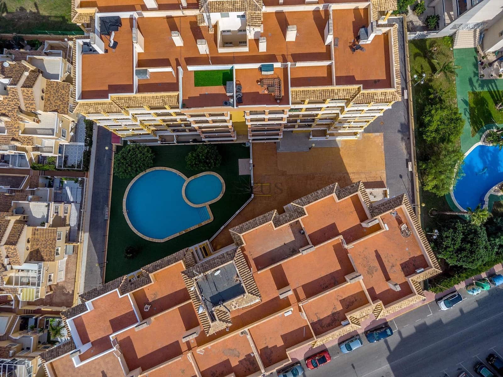2 sypialnia Penthouse na sprzedaż w Torrevieja z basenem - 199 000 € (Ref: 9981484)
