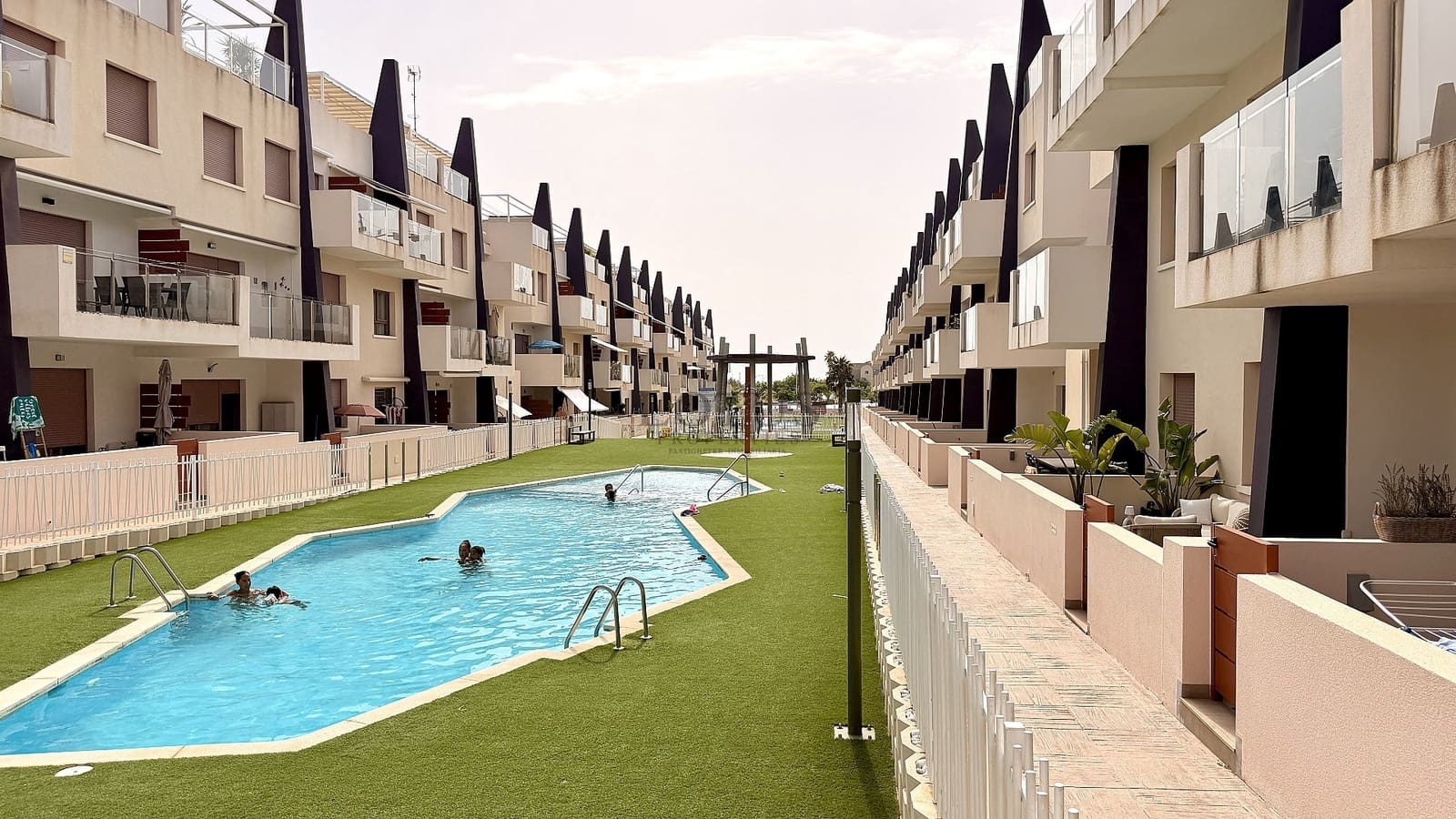 2 quarto Apartamento para venda em Pilar de la Horadada com piscina - 289 900 € (Ref: 9983928)