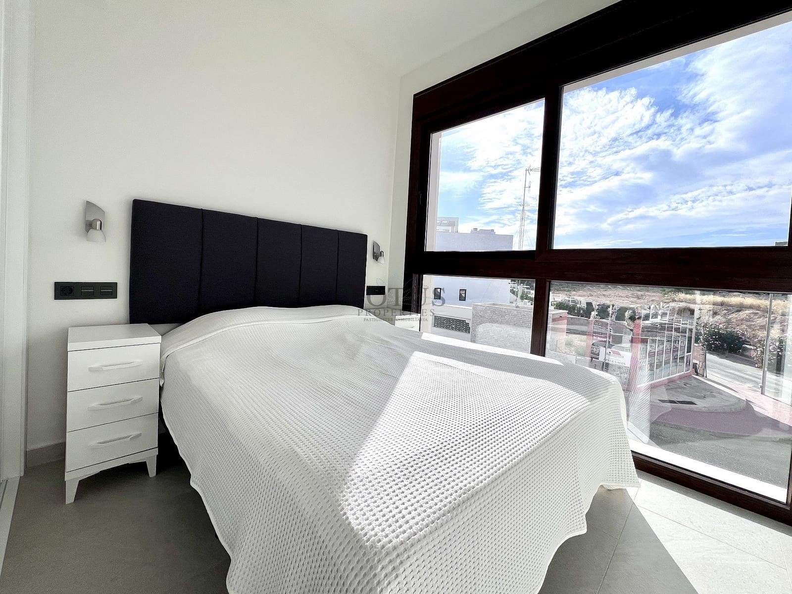 3 makuuhuone Bungalow myytävänä paikassa Torrevieja mukana uima-altaan 
autotalli - 315 000 € (Ref: 9994562)