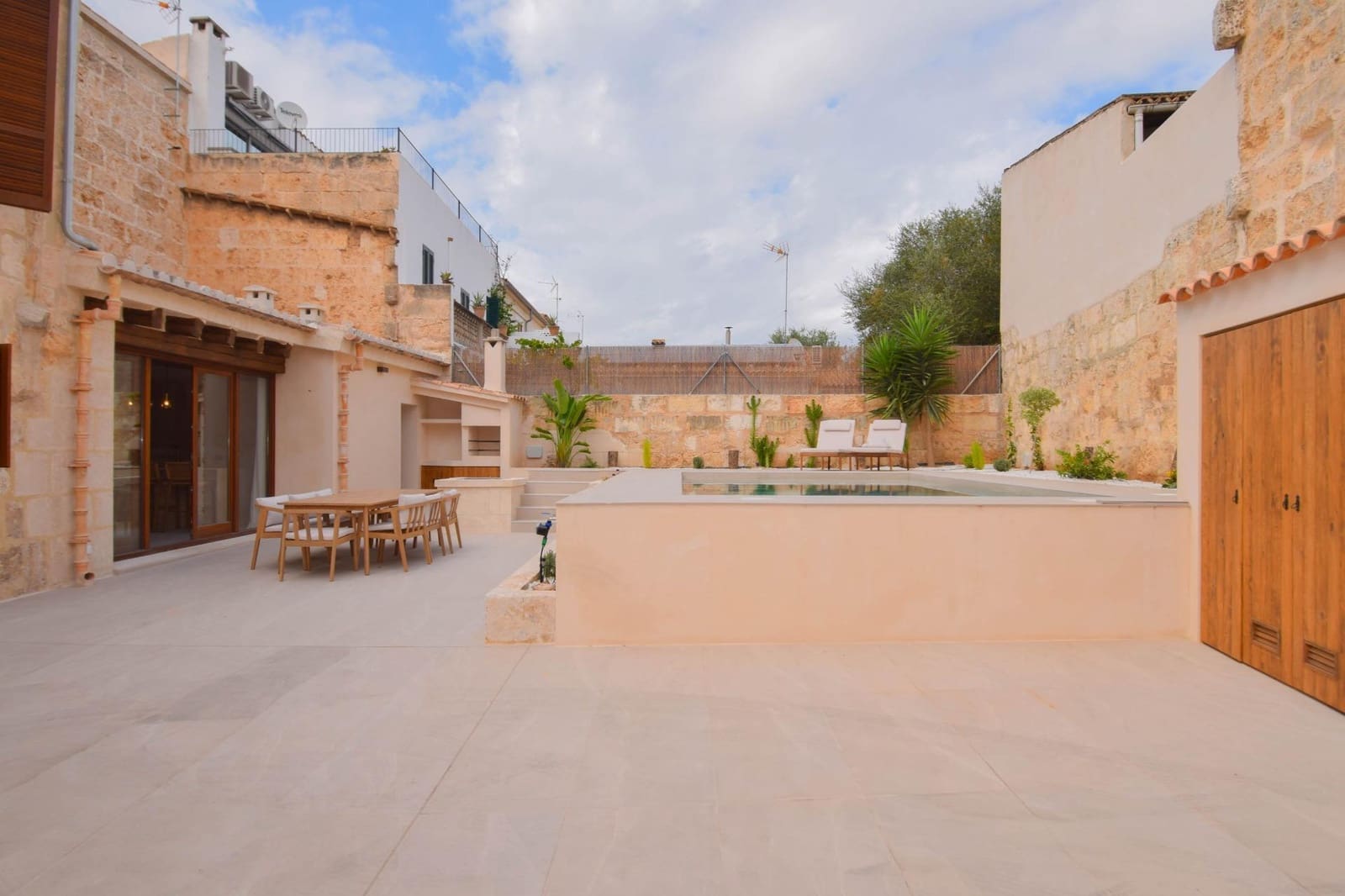 4 soveværelse Villa til salg i Muro med swimmingpool garage - € 995.000 (Ref: 7995117)