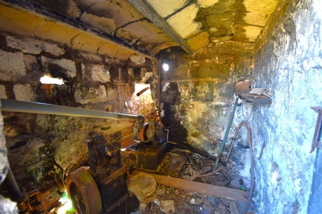 Maalaistalo myytävänä paikassa Muro mukana uima-altaan - 195 000 € (Ref: 8382819)