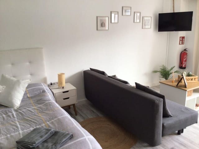 Yksiö myytävänä paikassa Puerto de Alcudia, Alcúdia mukana uima-altaan - 185 000 € (Ref: 9753388)