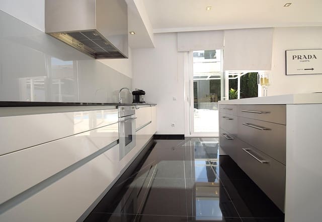 5 makuuhuone Huvila myytävänä paikassa Muro mukana uima-altaan 
autotalli - 1 050 000 € (Ref: 9755902)