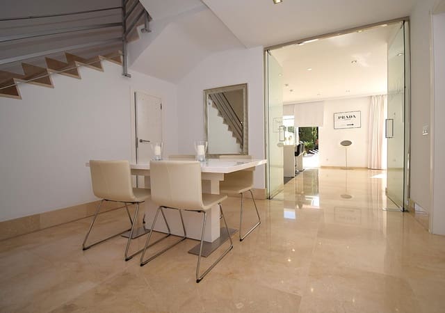 5 makuuhuone Huvila myytävänä paikassa Muro mukana uima-altaan 
autotalli - 1 050 000 € (Ref: 9755902)