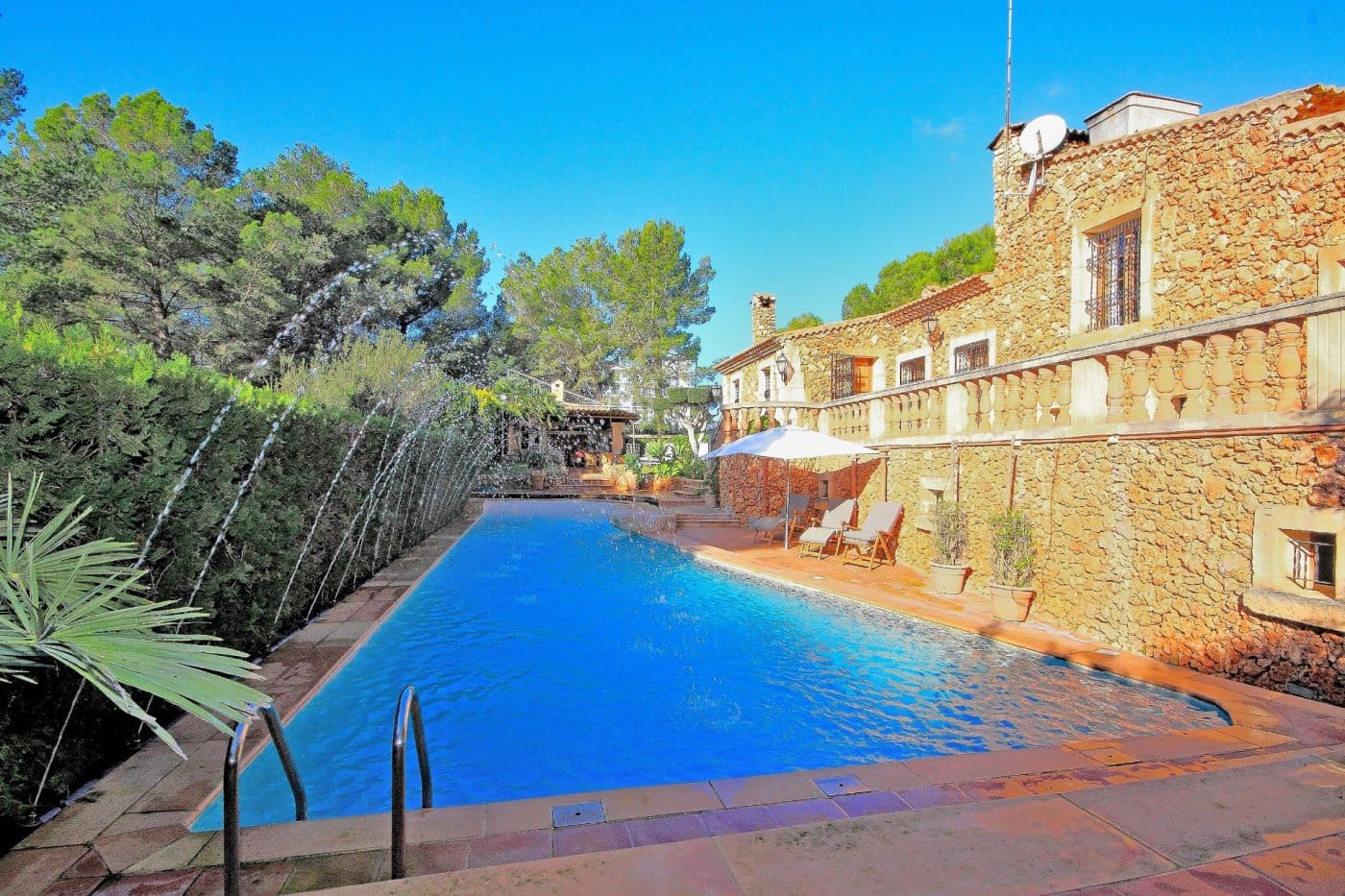 5 soveværelse Villa til salg i Costa de los Pinos med swimmingpool - € 2.400.000 (Ref: 9759160)