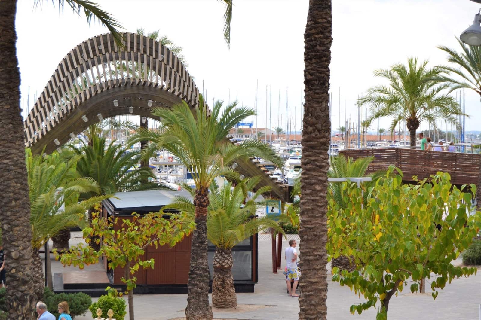 3 sypialnia Mieszkanie do wynajęcia w Alcudia - 2 640 € (Ref: 9797324)