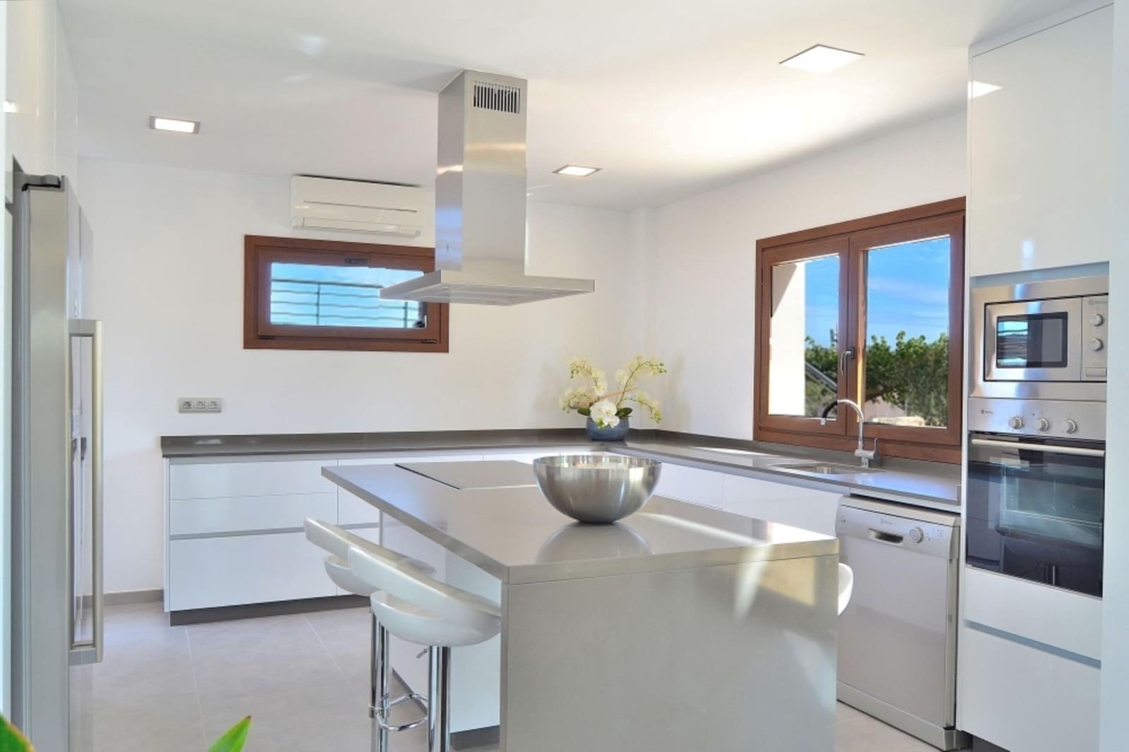 4 bedroom Finca/Country House for rent in Muro with pool - € 5,000 (Ref: 9797325)