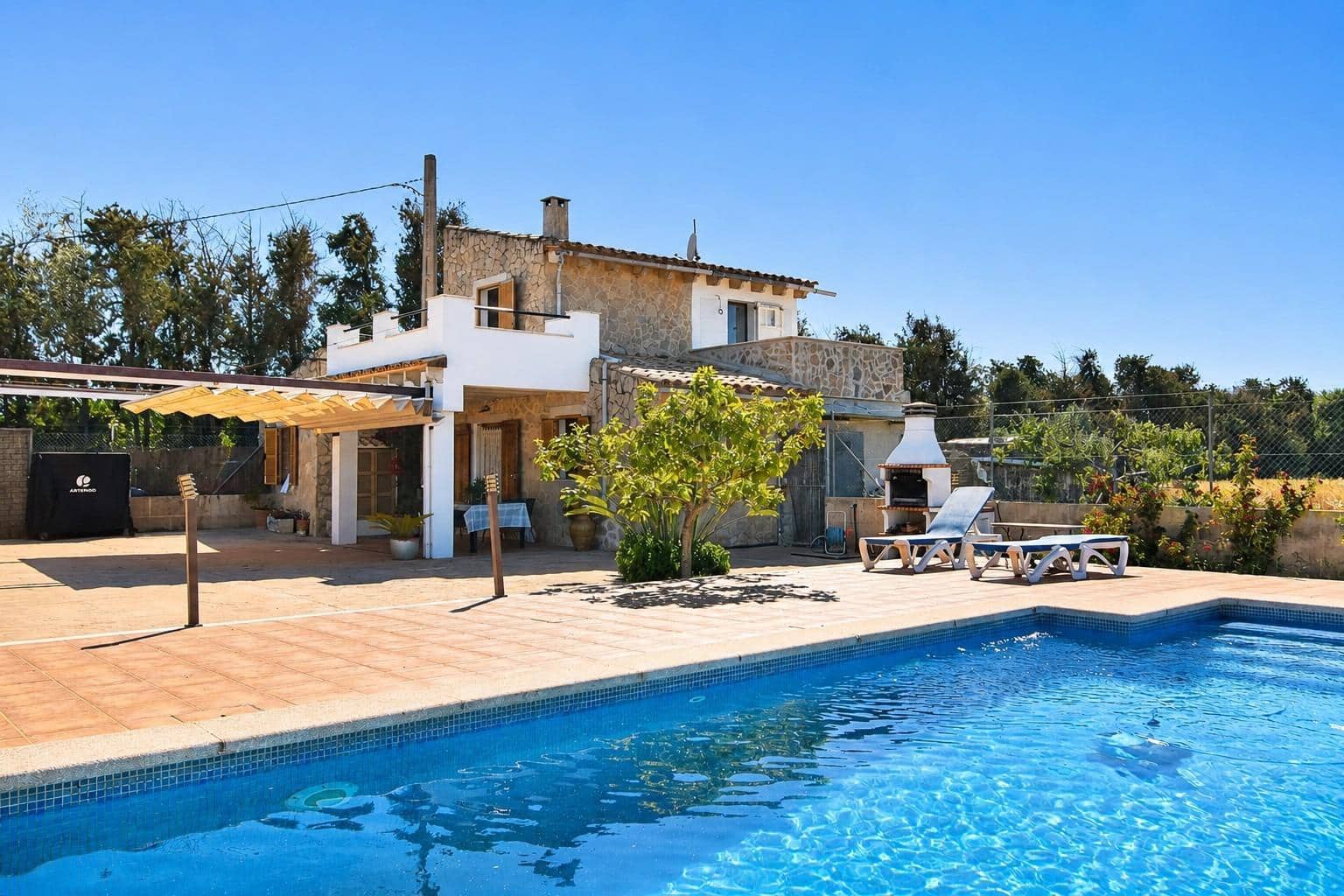 3 bedroom Finca/Country House for rent in Muro with pool garage - € 2,000 (Ref: 9862041)